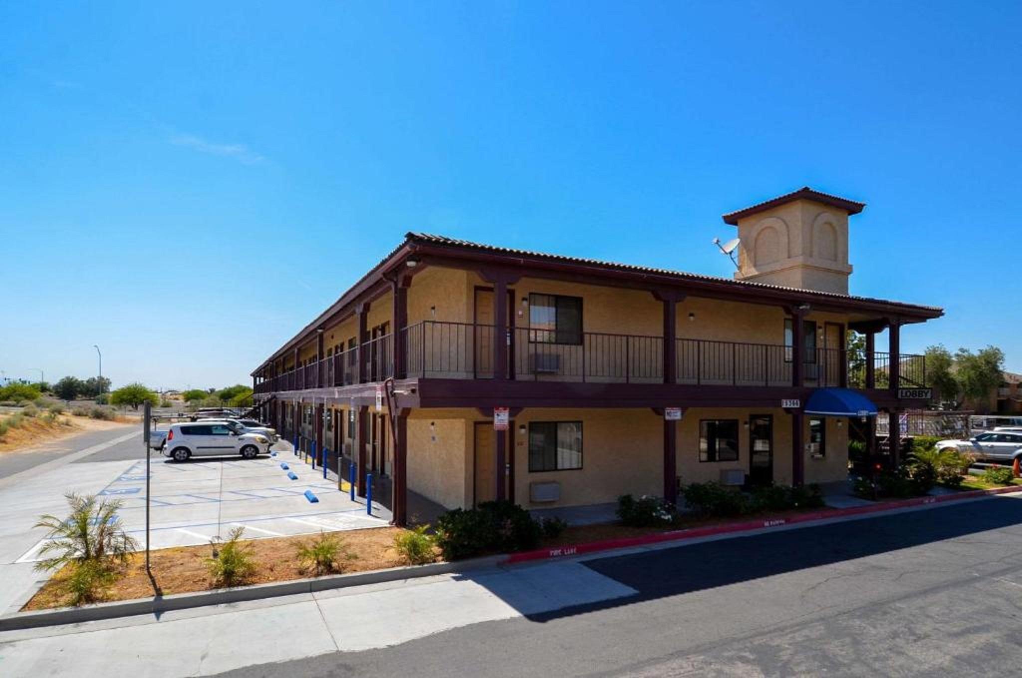 Beyond Stay Hotel Victorville Downtown מראה חיצוני תמונה