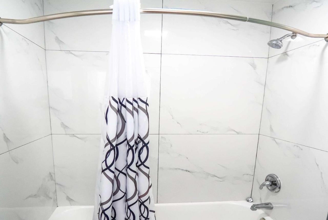 Beyond Stay Hotel Victorville Downtown מראה חיצוני תמונה